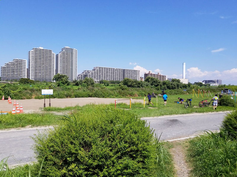 多摩川緑地上平間地区